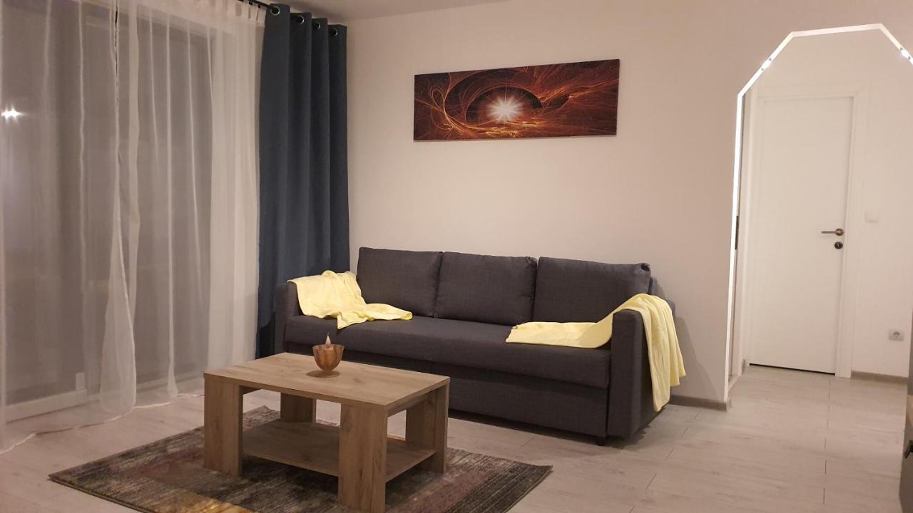 Fim Apartament Apartment Hunedoara Luaran gambar