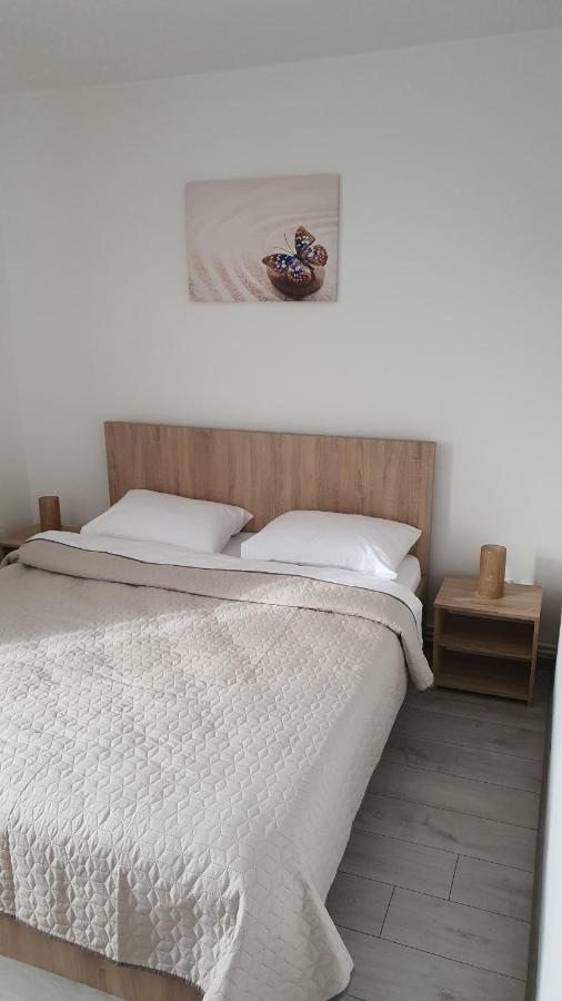 Fim Apartament Apartment Hunedoara Luaran gambar