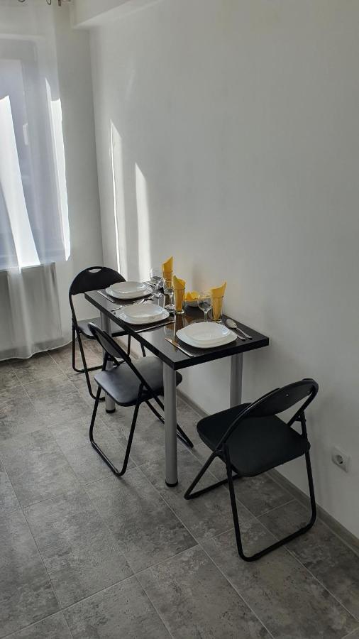 Fim Apartament Apartment Hunedoara Luaran gambar