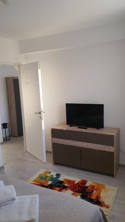 Fim Apartament Apartment Hunedoara Luaran gambar