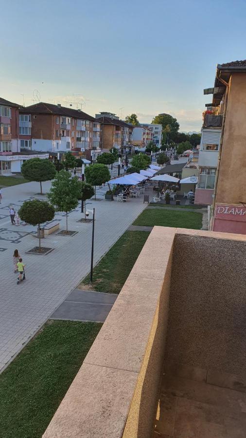 Fim Apartament Apartment Hunedoara Luaran gambar